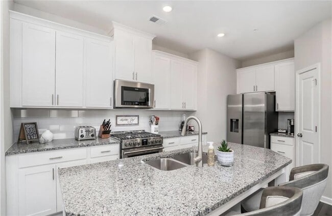 Building Photo - 1369 Elderwood Way