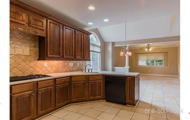 Building Photo - 645 McKeithen Pl