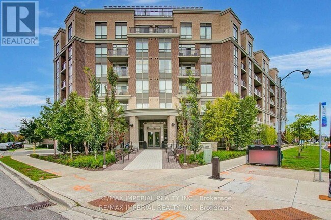 Photo du bâtiment - 540-540 Bur Oak Ave
