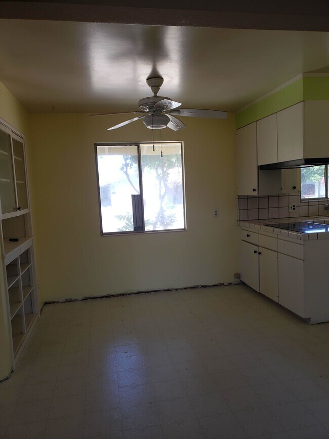 Building Photo - 2550 El Capitan Dr