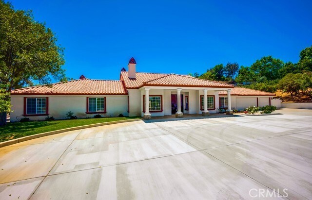 Building Photo - 39555 Ave Bonita