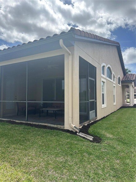 Foto del edificio - 26621 Bella Vista Dr