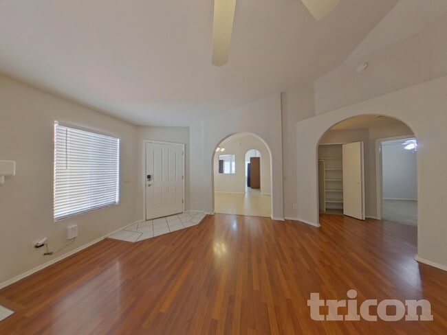 Building Photo - 1938 E Wagoner Rd