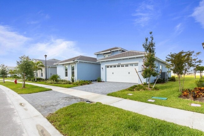 Foto del edificio - 5579 Liberty Ln