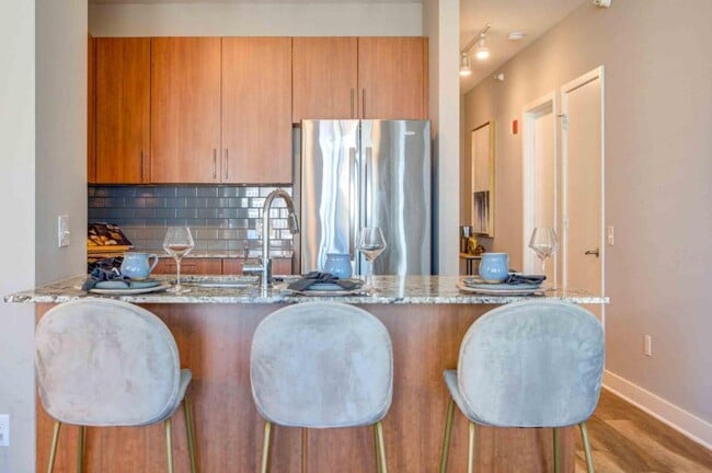 Building Photo - 451 N State St