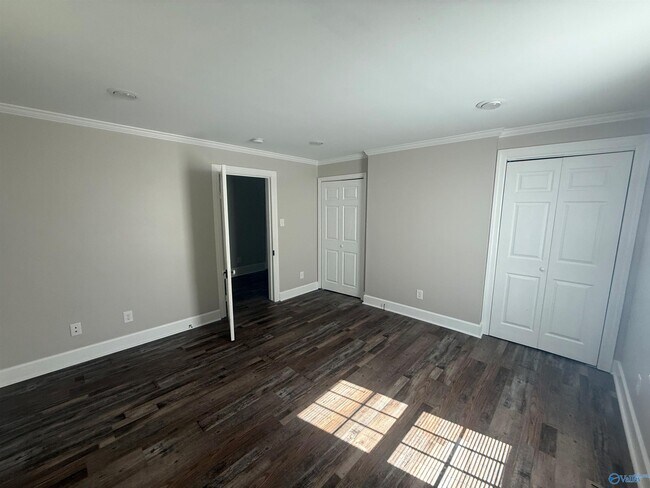 Foto del edificio - 445 Chicken Creek Rd