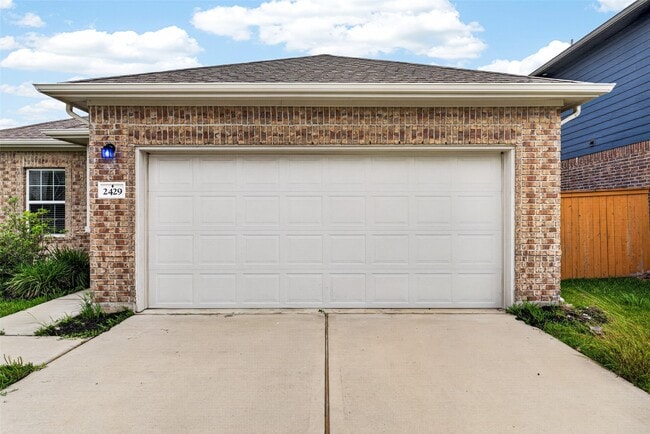 Building Photo - 2429 Abbot Brk Dr