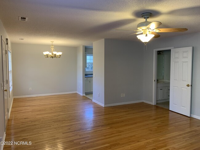 Building Photo - 1190 Longleaf Dr NW