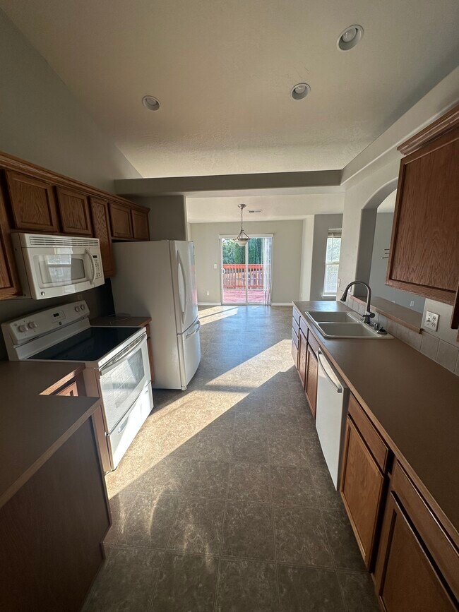 Building Photo - 5671 Waikiki Ct