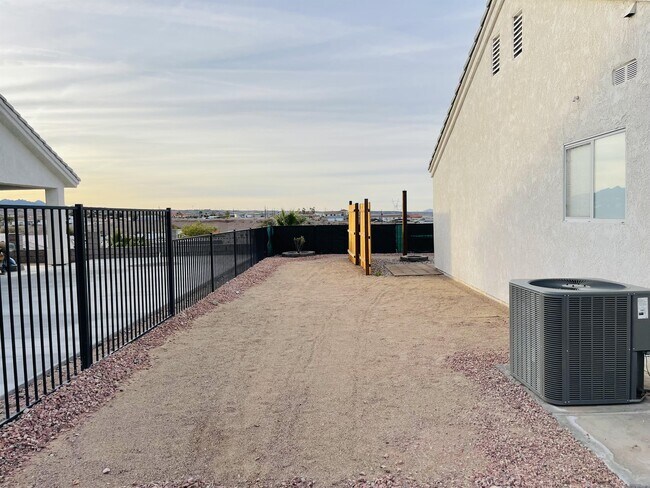 Building Photo - 2428 Mohave Ridge Ave
