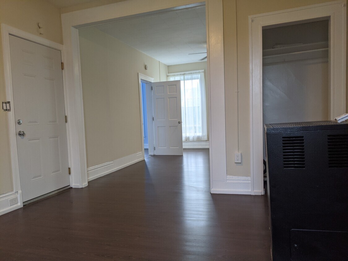 Primary Photo - 2231 5th Ave