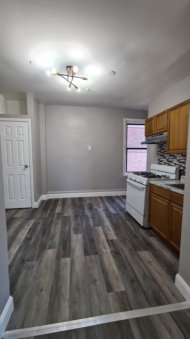 Foto del edificio - 657 Mount Prospect Ave