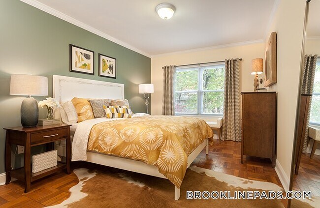 Foto del edificio - 114 Sherman Rd