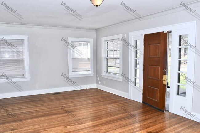 Building Photo - BEAUTIFUL 4 Bed 1 Bath how available in hi...