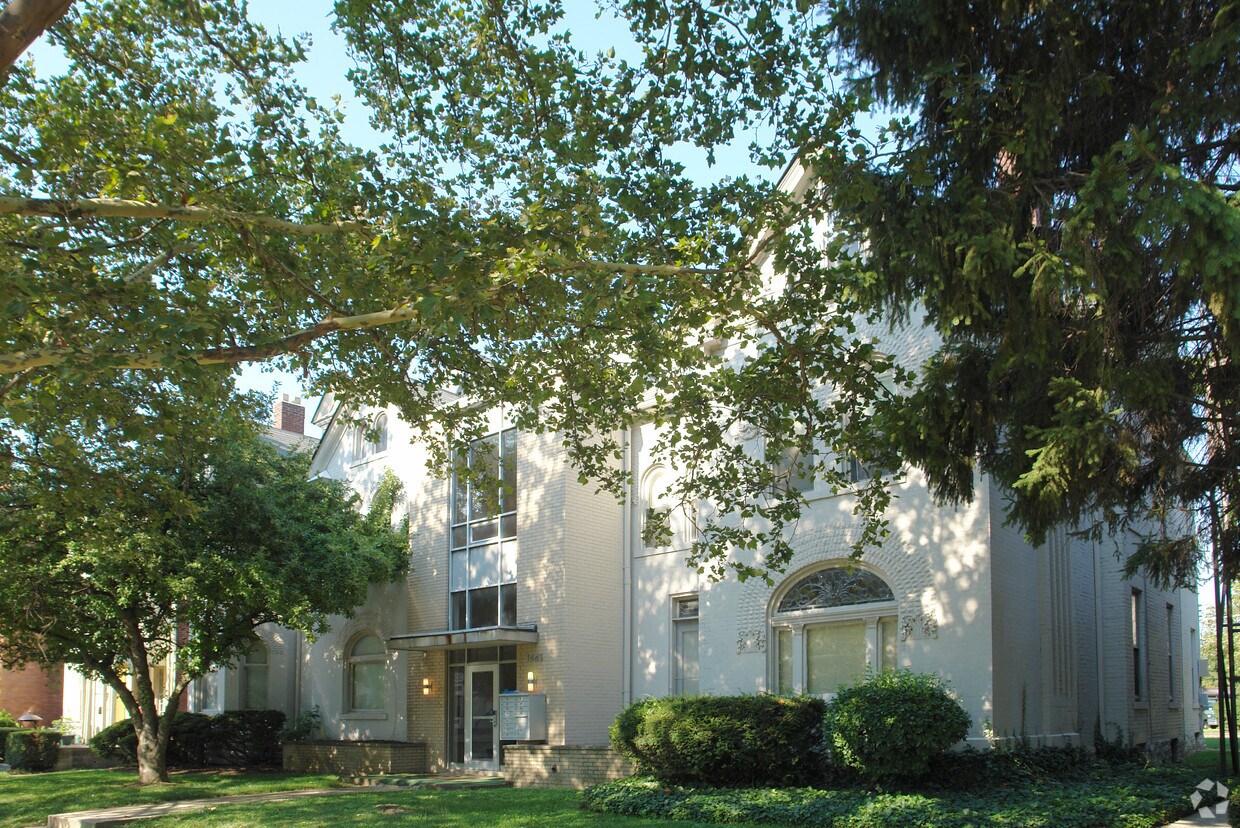 Foto del edificio - 1445 Neil Ave