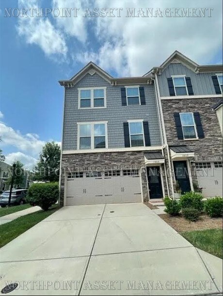 Building Photo - 1805 Shumard Ln