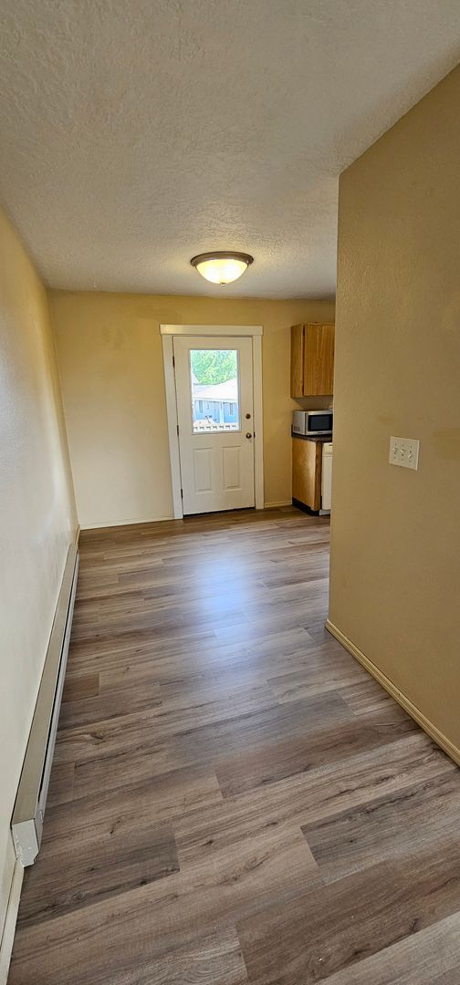 Building Photo - 2 Bed 1 Bath Home Available in Heart of Be...
