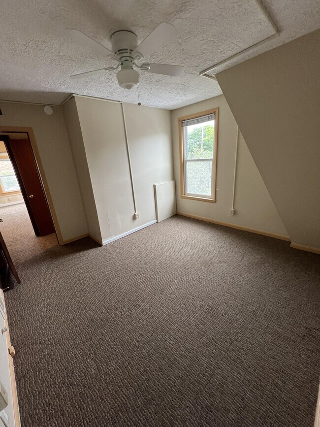 Building Photo - 917 Linden Grove Ave