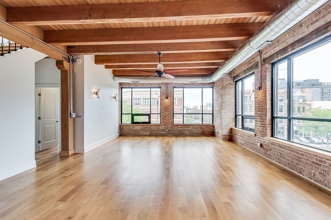 Building Photo - 935 W Randolph St