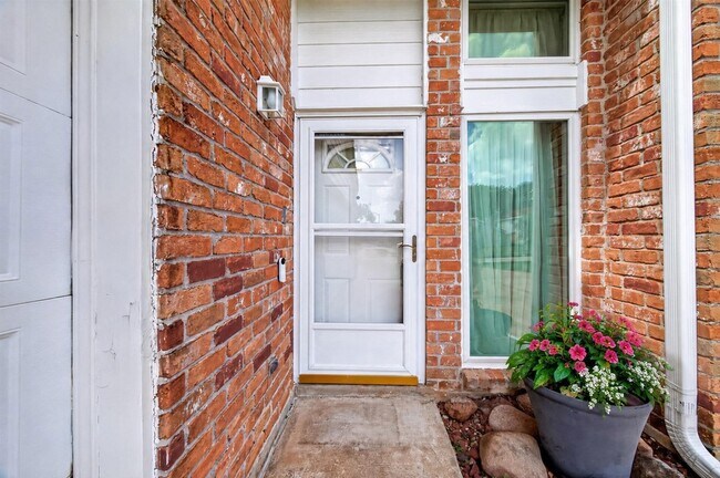 Building Photo - 6138 Gallant Forest Dr