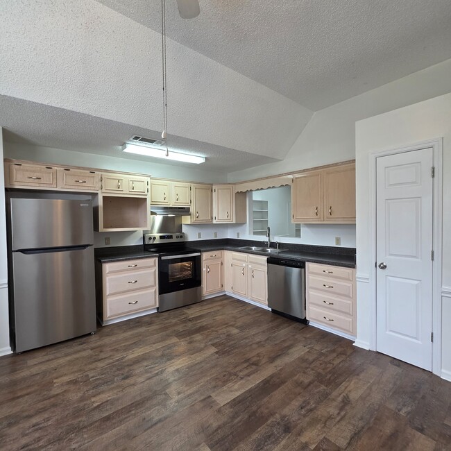 Building Photo - 130 Paloma Dr