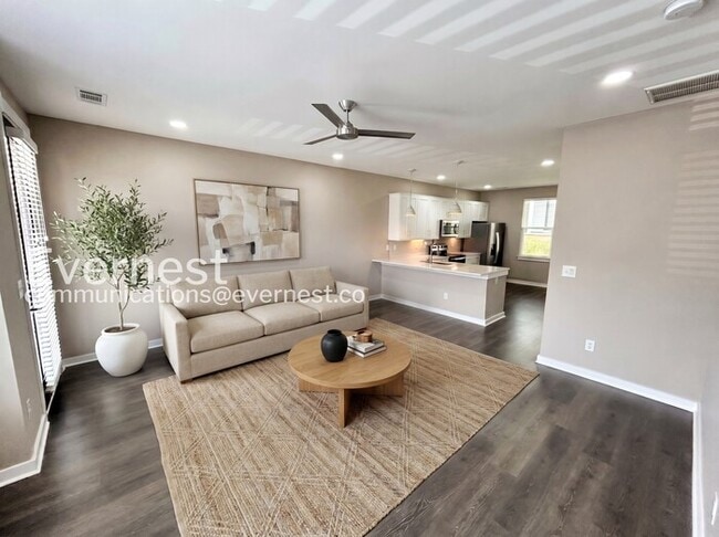 Building Photo - Limited Time Special Offer / 2 Bed/2.5 Bath Townhome with Off-Street Parking / Pet-Friendly / Ava...