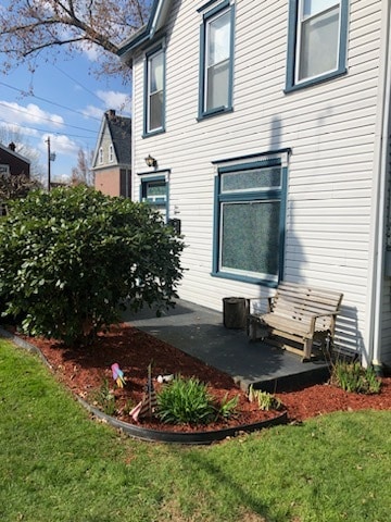 Building Photo - 515 5th St