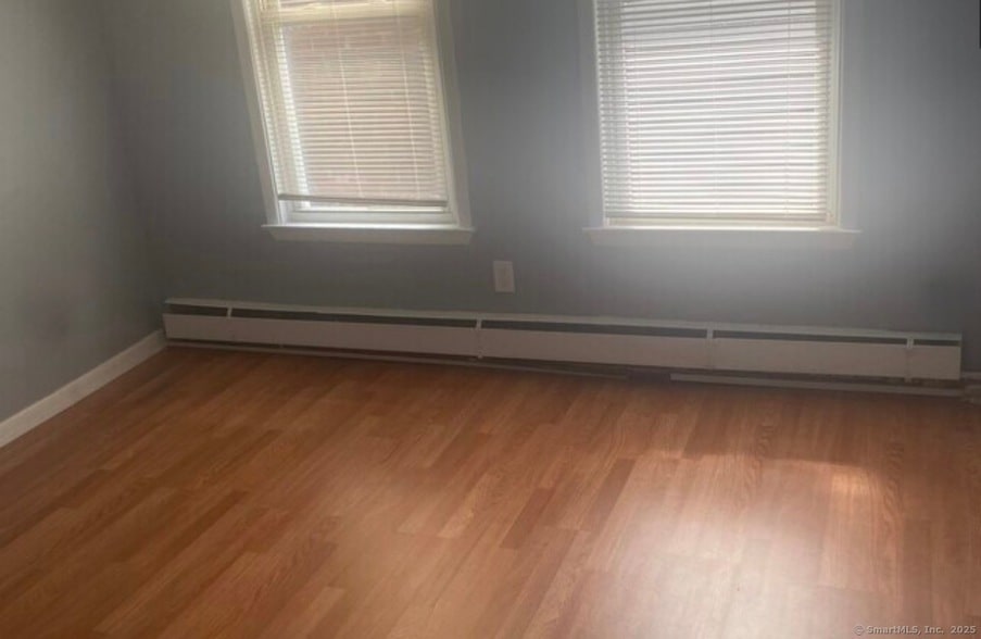 Foto del edificio - 1322 Stratford Ave