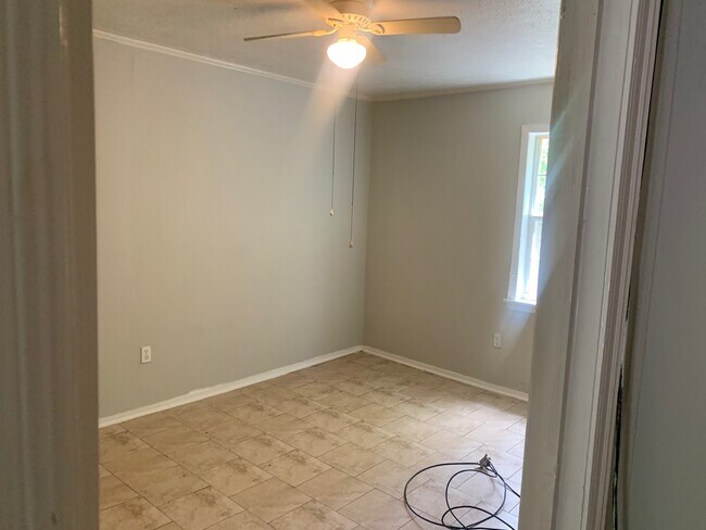 Building Photo - 1175 Eminence Row