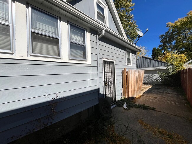 Building Photo - 3048 N. 59th St.