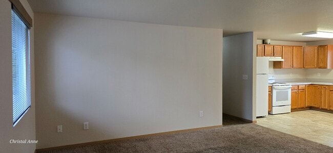 Building Photo - 2261 E Crestview Dr