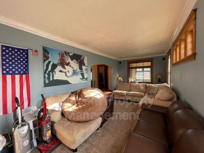 Foto del edificio - 1535 Woodland Ave