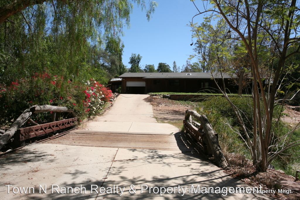 Primary Photo - 11458 Manzanita Rd