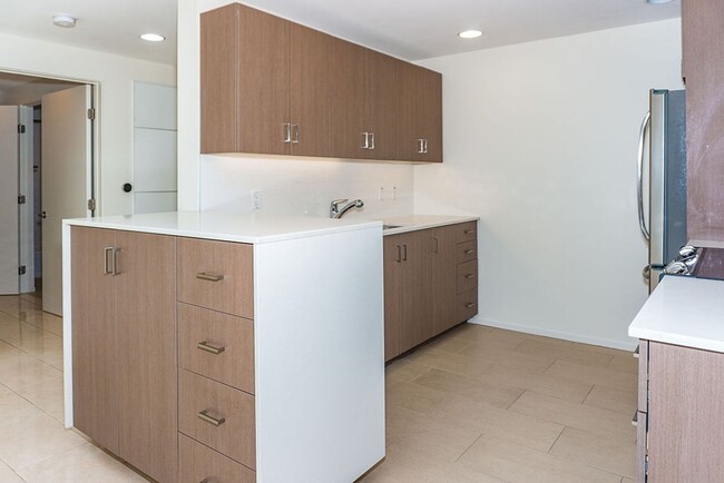 Building Photo - Beautiful 2/2 condo across from Balboa Park!