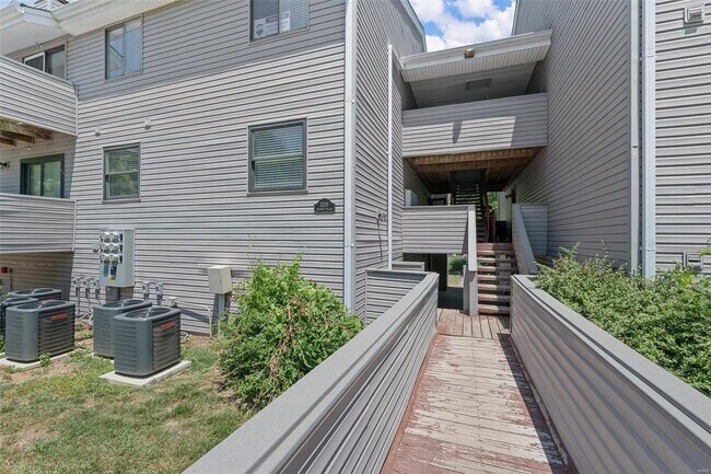 Foto del edificio - 1329 Prospect Village Ln