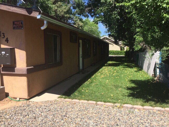 Foto del edificio - 134 N Willow St Apt 3