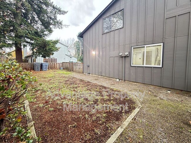 Foto del edificio - 1765 NW Grant Ave