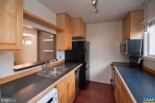 Foto del edificio - 1566 Garden Ct