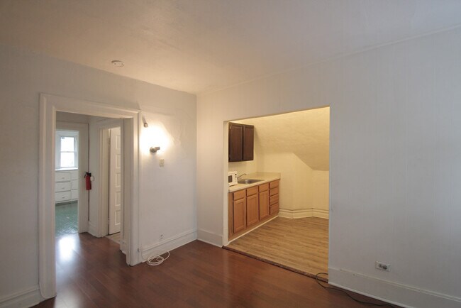 Foto del edificio - 405 Biddle Ave