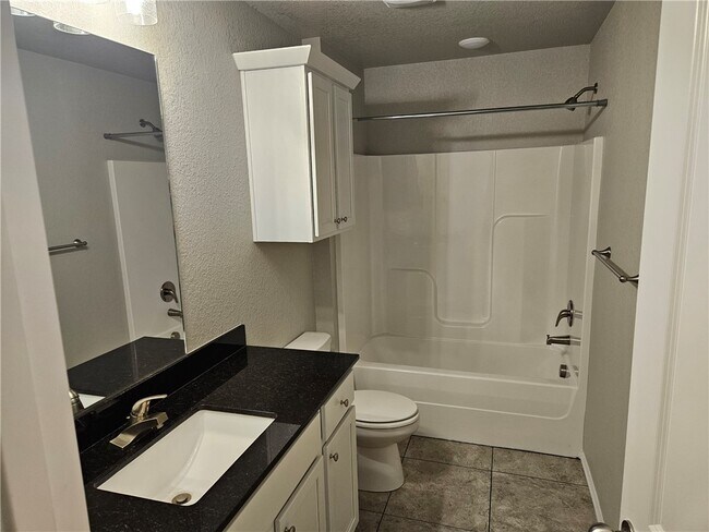 Foto del edificio - 2489 N Brophy Ave