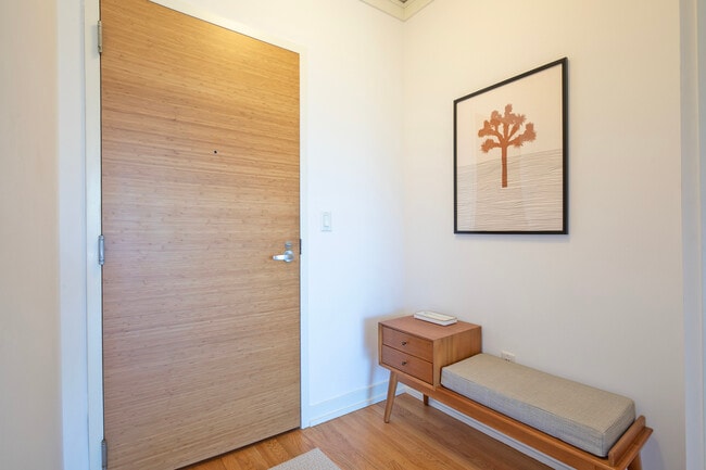 Foto del edificio - 1570 Elmwood Ave