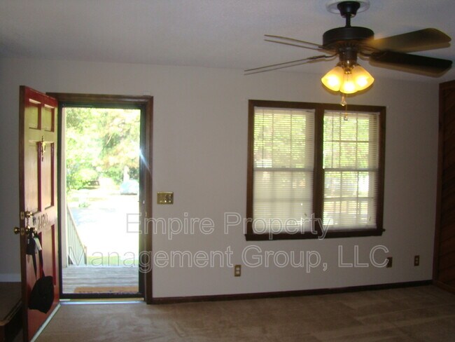 Building Photo - 2120 Bedford Way