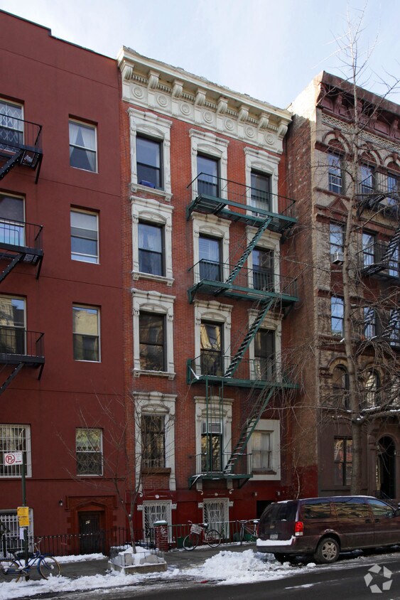 Foto del edificio - 58 E 7th St