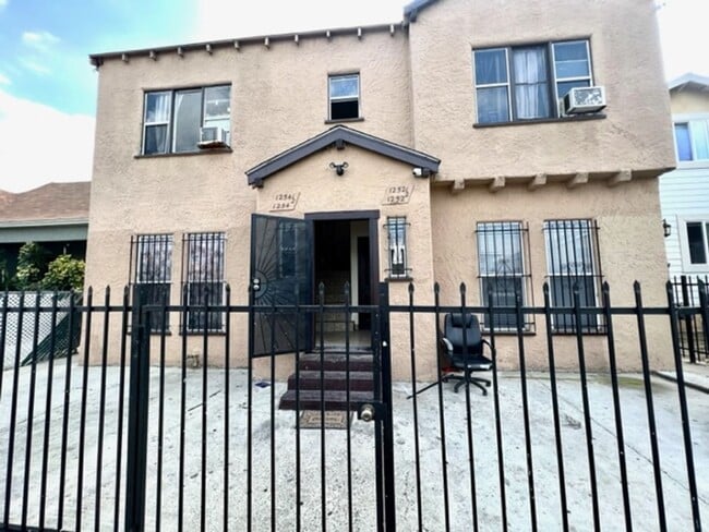 Foto del edificio - 1252 E 25th St