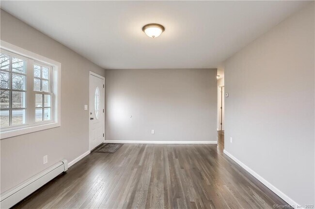 Building Photo - 484 Meriden Ave