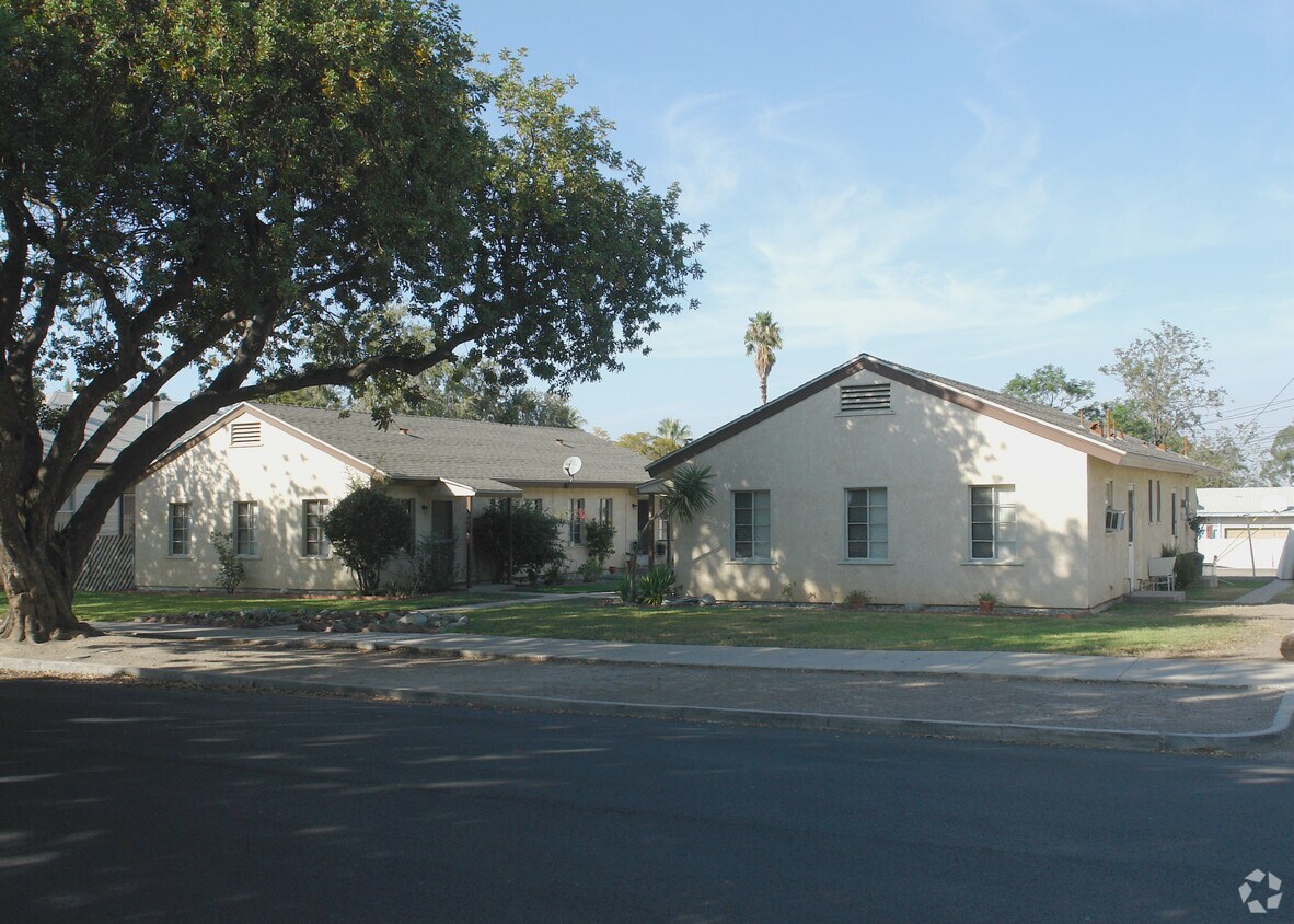 Primary Photo - 405 E 8th St