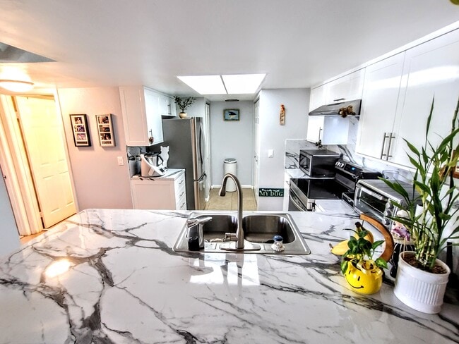 Kitchen - 9266 W Atlantic Blvd