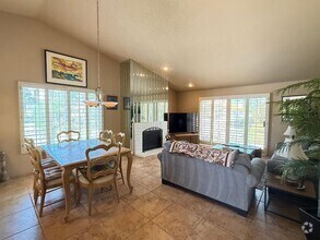 Building Photo - 688 Vista Lago Cir N