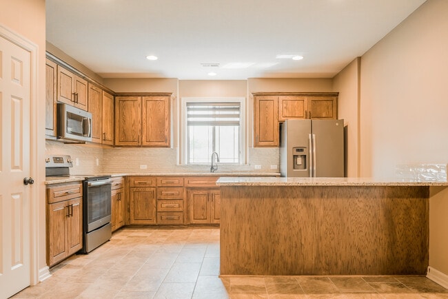 Kitchen - 246 W Grant St