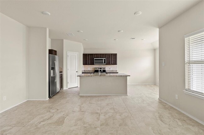 Building Photo - 117 Blanco Dr